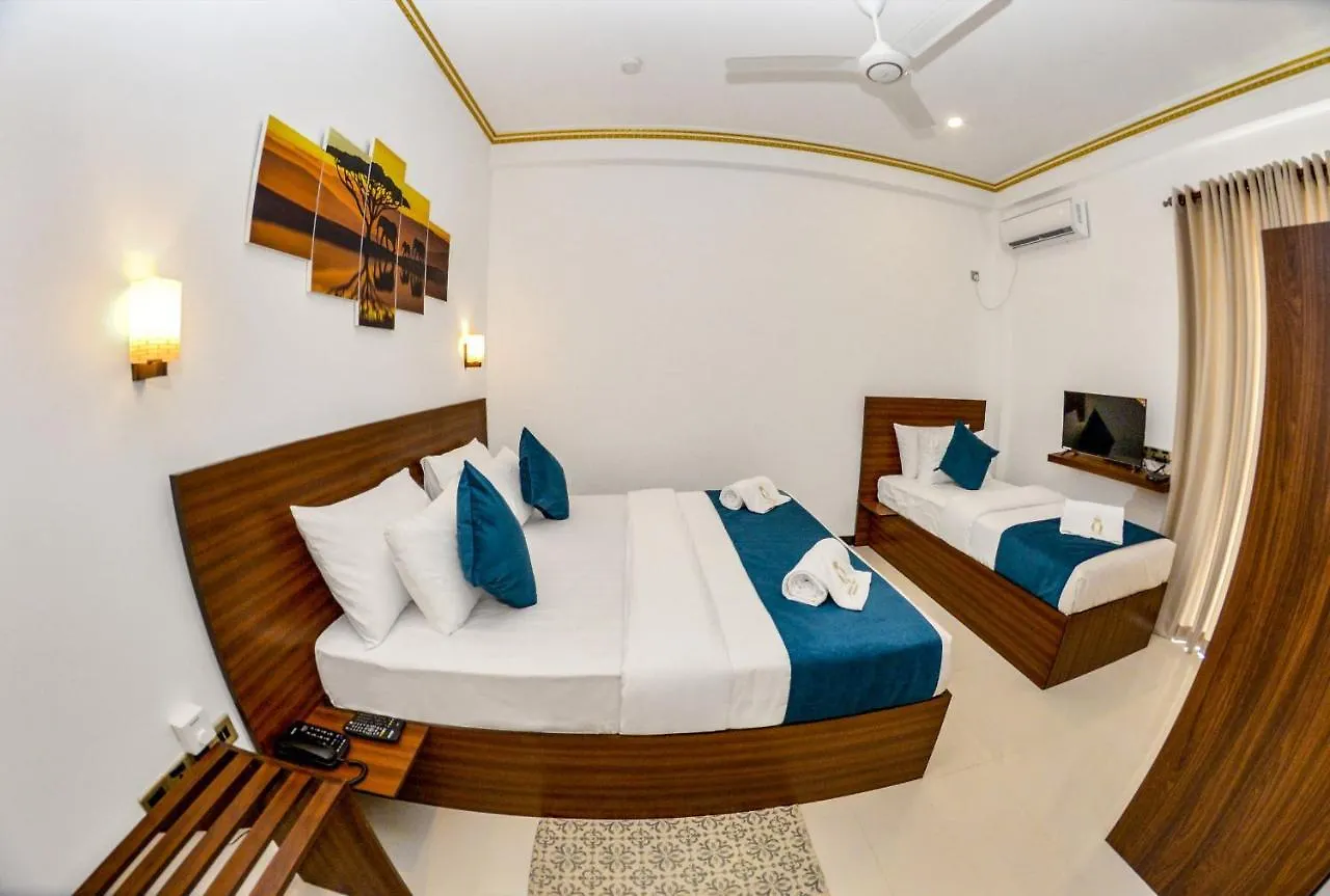 Negombo New Queen'S Palace Шри-Ланка