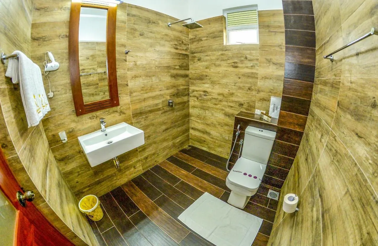 **** Otel Negombo New Queen'S Palace Sri Lanka