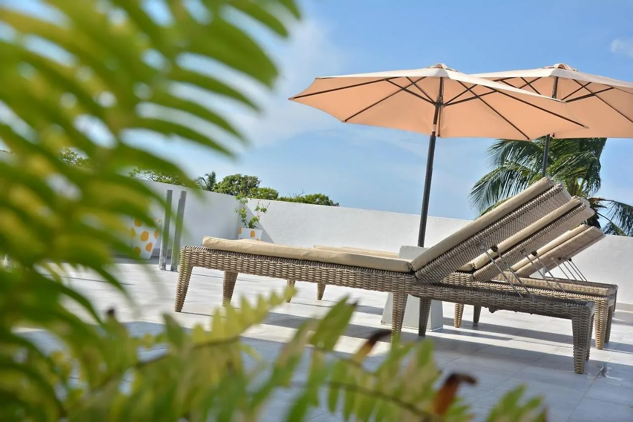 Negombo New Queen'S Palace 4*,  Шри-Ланка